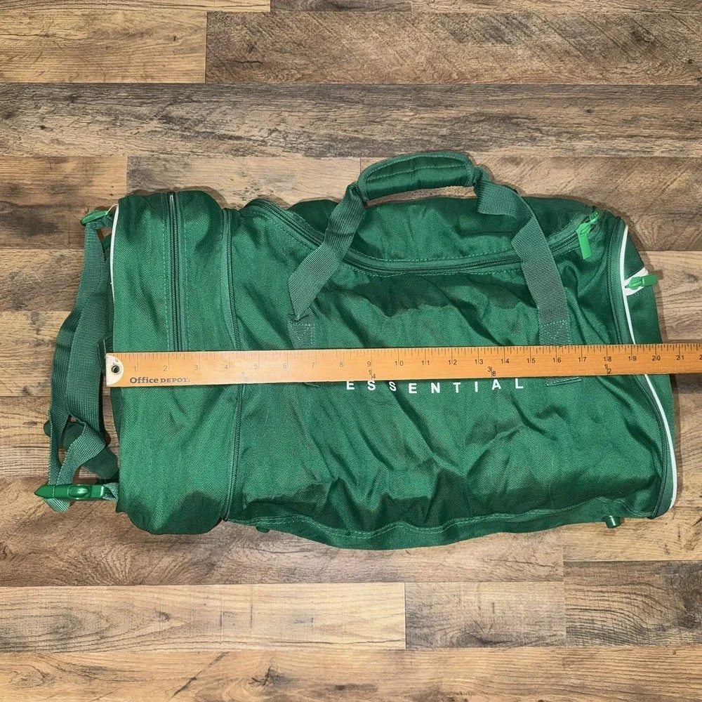 Lacoste Parfums Essential Duffle Bag Green Stow Away